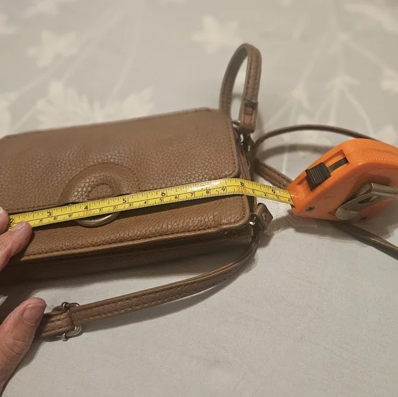 Bueno Brown Leather Crossbody Bag With Hand Strap - Picture 7 of 9